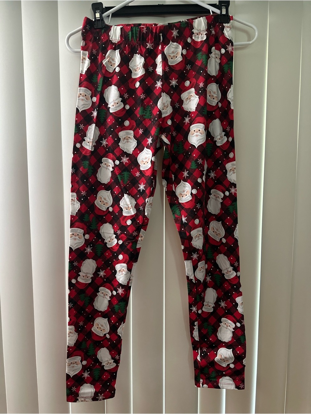 No Boundaries Red & White Santa Print Leggings